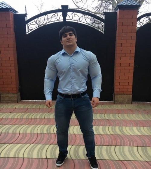 Какой массивный. Асхаб Тамаев. 04