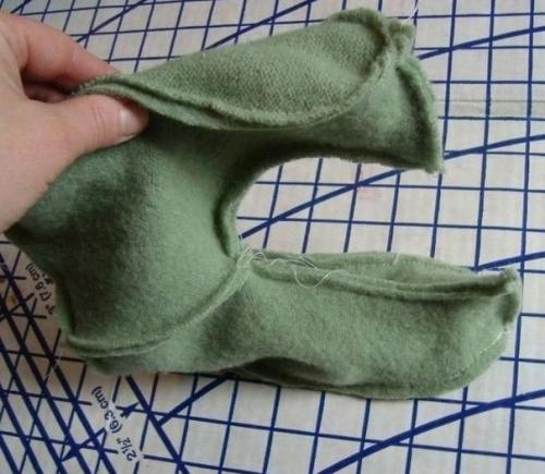 В случае если вы случайно постирали шерстяную вещь и она свалялась. 06