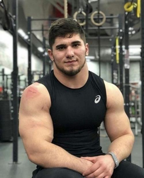 Какой массивный. Асхаб Тамаев. 03