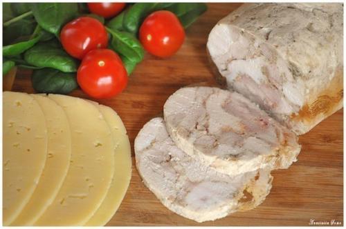Высокобелковый куриный рулет - отличная замена колбасе! 

