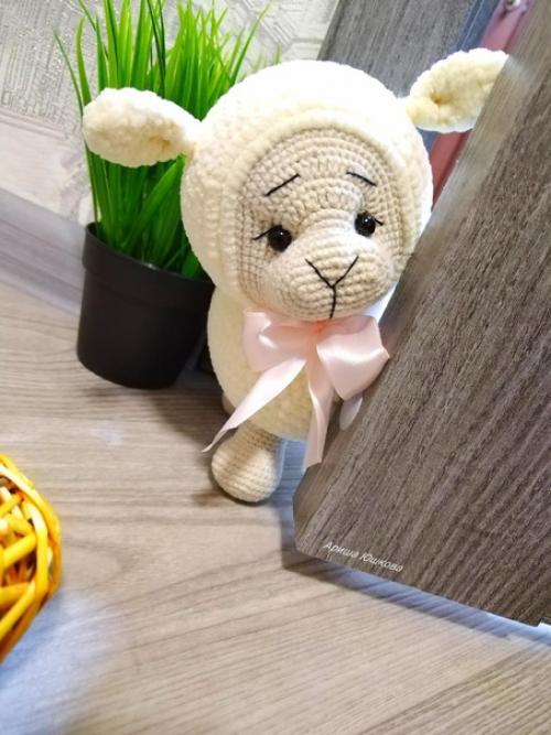 Автор этой очередной суперской работы - Ариша юшкова. 03