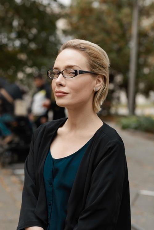 А ещё прославилась в клипе сумка группы Ленинград. 02