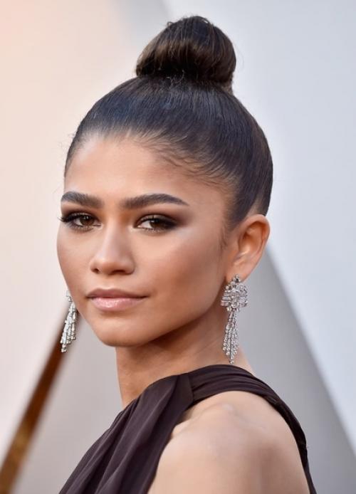 А ведь никому не идёт абсолютно любая причёска. 02