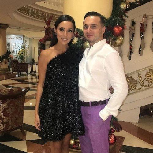 Знаете, Алсу с мужем очень красивая пара! 03