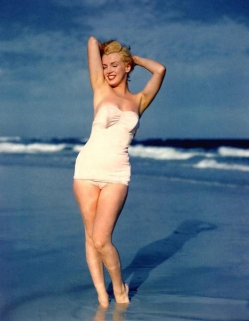 Красивые фотографии Мэрилин Монро, сделанные Андре де Дине в 1949 году. 07