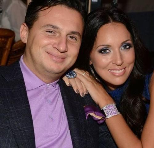 Знаете, Алсу с мужем очень красивая пара! 04