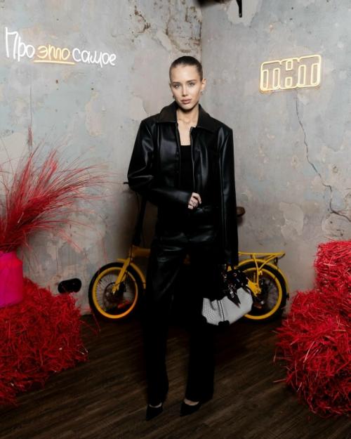 Пока не Ждите: Аврора киба сообщила, что летом свадьбы с Лепсом не будет. 01