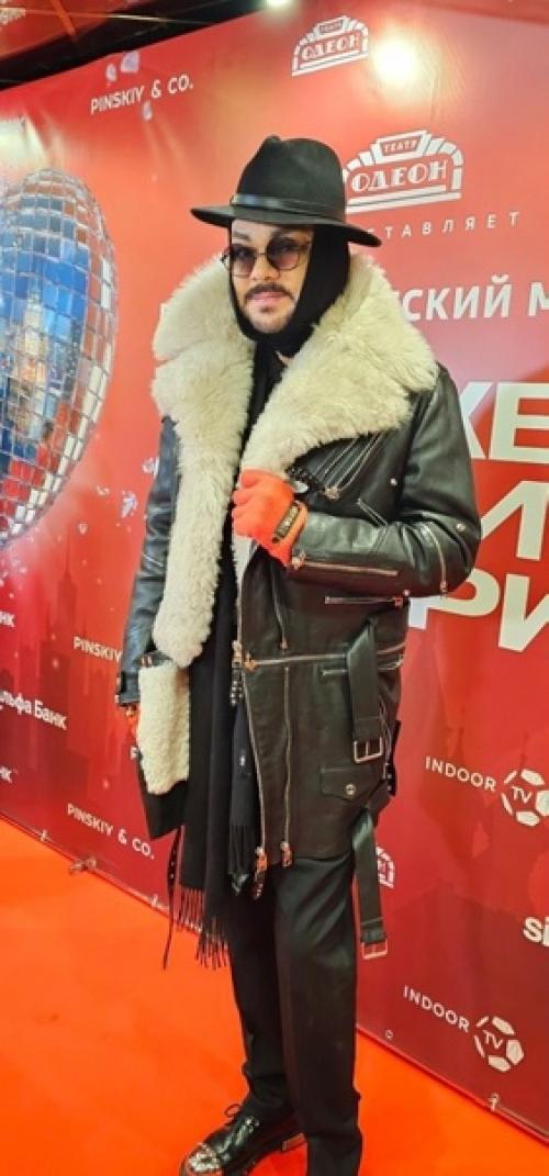 Флюс или новая пластика: 56-летний Киркоров изумил опухшим донельзя лицом. 01