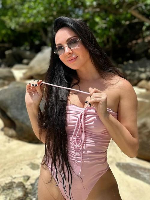 39-Летняя Виктория галустян, кажется, проживает свою лучшую жизнь. 01