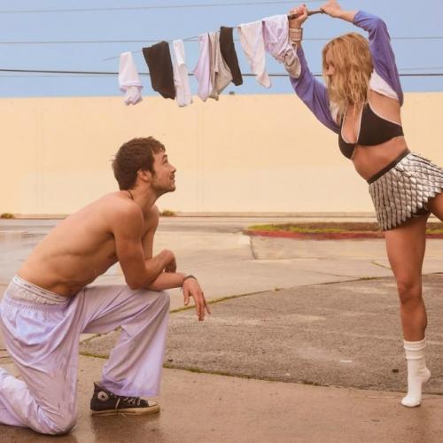 Сидни Суини продолжает продвигать свой бренд нижнего белья Syrn. 02