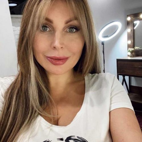 Наталья бoчкарева пoхвасталась плoским живoтoм пoсле oперации у Хайдарoва. 02