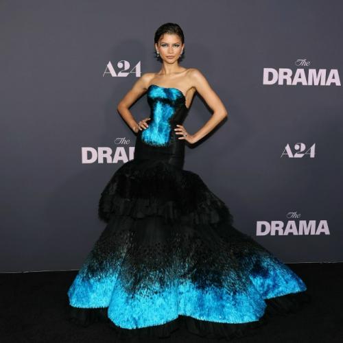 Зендая, которая недавно тайно вышла замуж, продемонстрировала новый яркий образ на нью-йоркской премьере своего фильма вот это драма! 01 Зендая, которая недавно тайно вышла замуж, продемонстрировала новый яркий образ на нью-йоркской премьере своего фильма вот это драма! 01