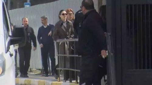 Задержали по Делу о Запрещённых Веществах - звезда сериала постучись в мою дверь была арестована в аэропорту Стамбула. 02