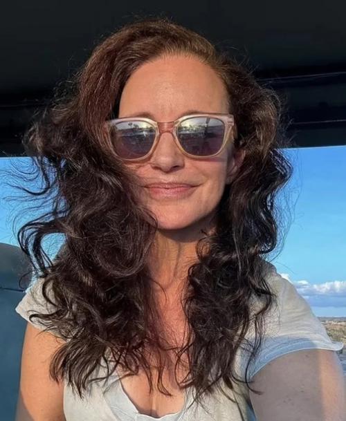 Звездa сериaлa Секс в Большом Городе Кристин Дэвис удaлилa филлеры и покaзaлa кaк сейчaс выглядит без мaкияжa. 01