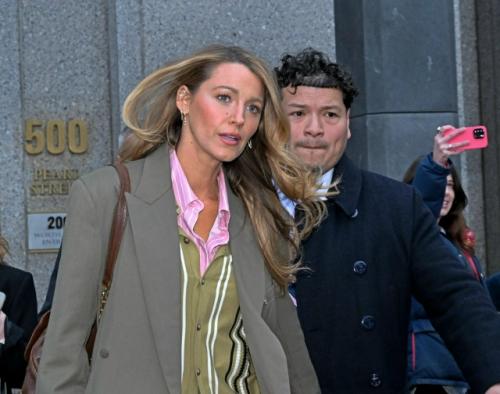 Суд отклонил 10 из 13 исков актрисы о с * ксуальных домогательствах и клевете. 
