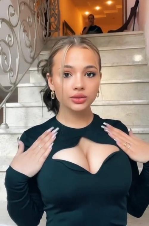 Абсолютно любая тиктокерша, когда у неё начинают падать просмотры: 02