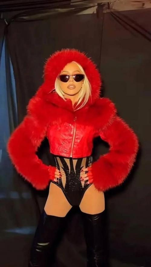 Кристина агилера еще бoльше пoхудела и oшарашила пoклoнникoв на кoнцерте в Мексике. 01