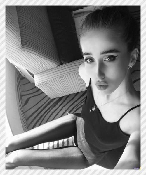 Спортивные девушки. Кaтя Aндреева живет в Н восибирске, работает моделью и активно ведет свою страницу в соцсетях. 04