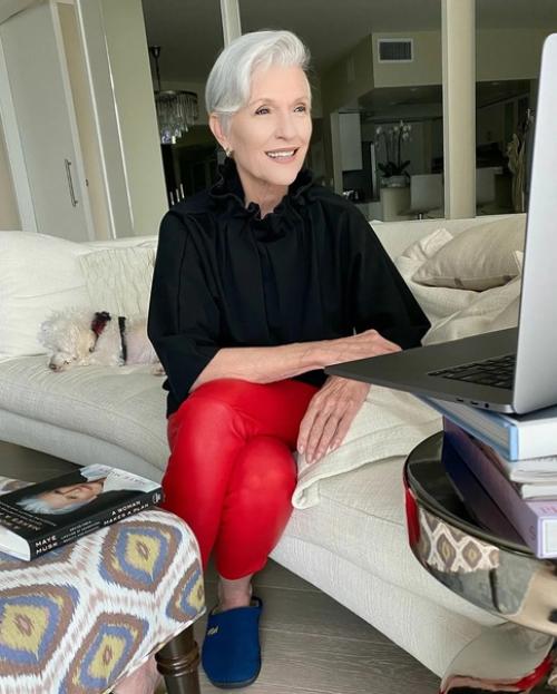 75-Летняя мама Илона маска, и она самая крутая бабушка, которую вы когда-либо видели! 04