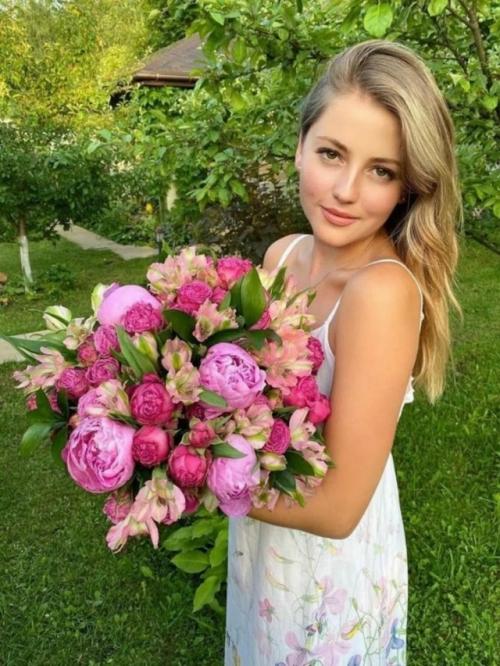 37-Летняя Анна михайловская звезда сериала Молодёжка стала мамой во второй раз. 01