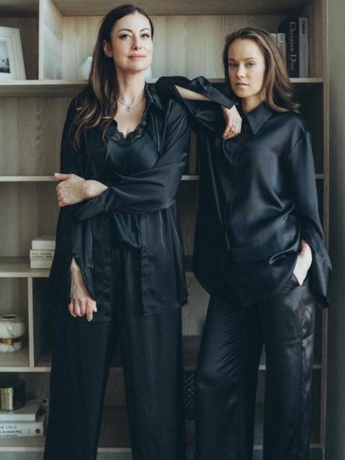 Катерина Ковальчук поделилась фотосессией с сестрой, актрисой Анной Ковальчук. 02