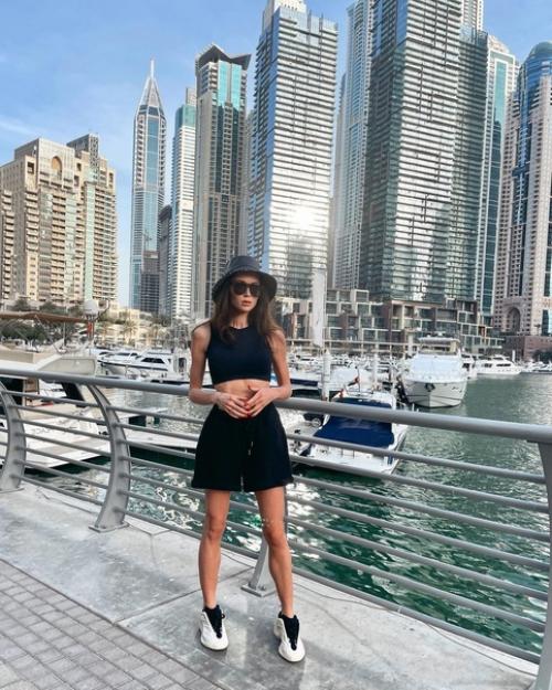 Красотка Анна Заворотнюк фигурка у нее просто бомба. 05