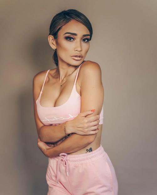 Блогер Алия байтугаева - мамочка, спортсменка и просто красавица. 02