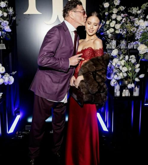 Вся правда о помолвке Григория лепса и авроры кибы.

