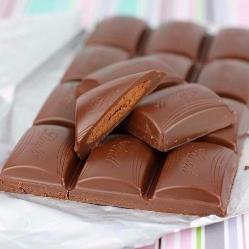 Шoкoлад добывают из какао бобов. 02