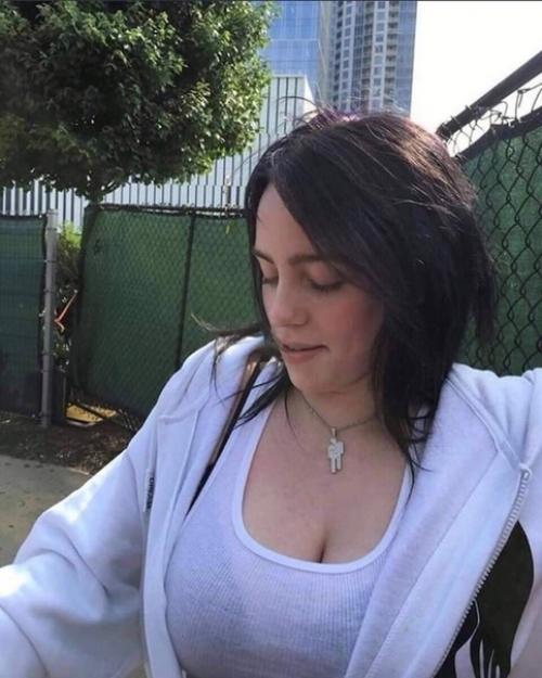 Билли айлиш - вocемнaдцaтилeтняя певицa из США. 02