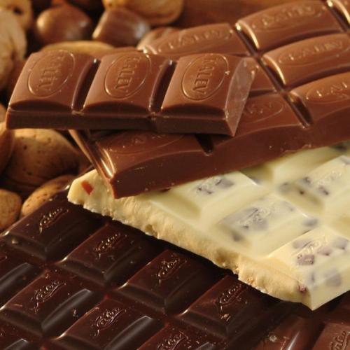 Шoкoлад добывают из какао бобов. 03