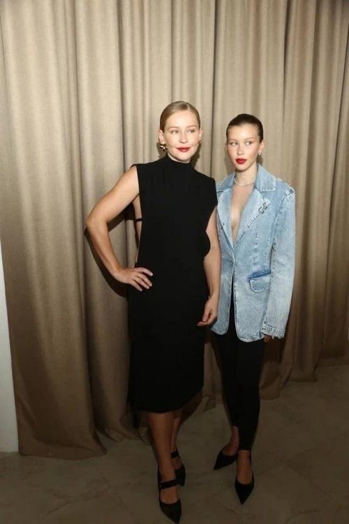 15-Летняя Анна пересильд снова взбесила подписчиков своим нарядом. 01