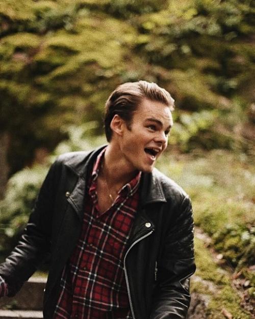 Красавчик Конрад аннеруд - шведский ди каприо в молодости. 02