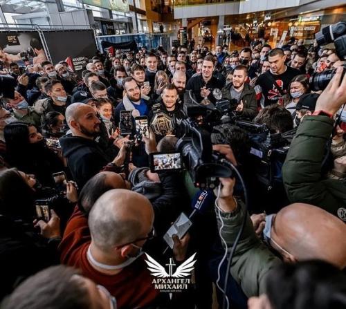 Пётр Ян вернулся в Россию после победного боя с кори сэндхагеном. 02