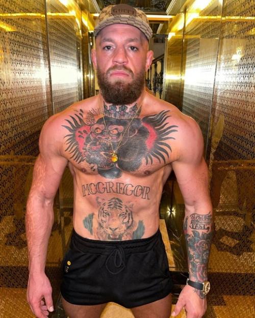 Разница между фото всего 19 дней. 01