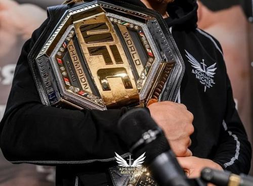 Пётр Ян вернулся в Россию после победного боя с кори сэндхагеном. 03