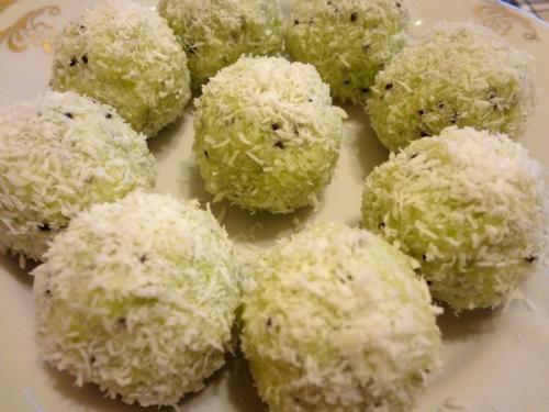 Домашние Рафаэлло с киви и орехами. 09