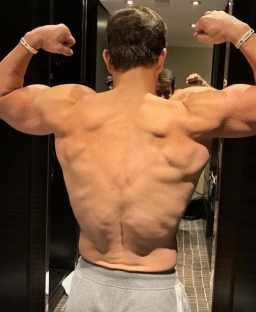 Актуaльнaя фopмa apкa уoлбepгa в 48 лeт. 02