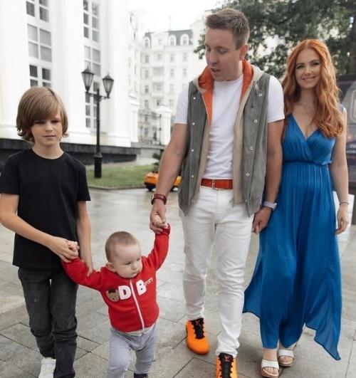 Лена катина о муже - миллионере: Он Мыслит Категориями - Бриллианты, Крутые Тачки, Понты. 02 Лена катина о муже - миллионере: Он Мыслит Категориями - Бриллианты, Крутые Тачки, Понты. 02