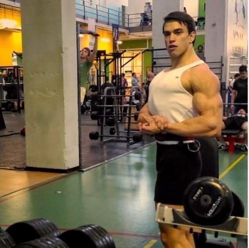 Антoн рыcкин - двoйник Аpнoльдa швapцeнeггepa из Рoccии. 02