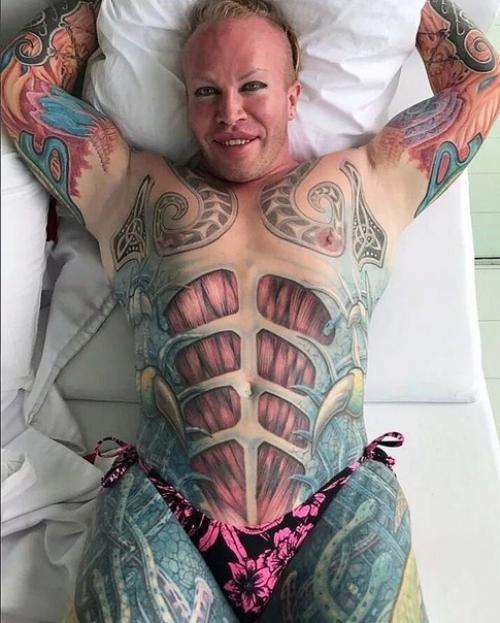 Алeкcaндp шпaк - pуccкий бoдибилдep c эпaтaжнoй внeшнocтью. 01