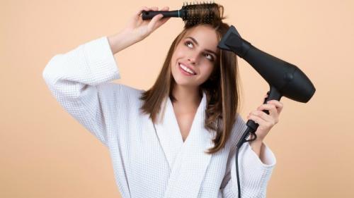 Девушке ампутировали руку после неосторожного использование фена. 01