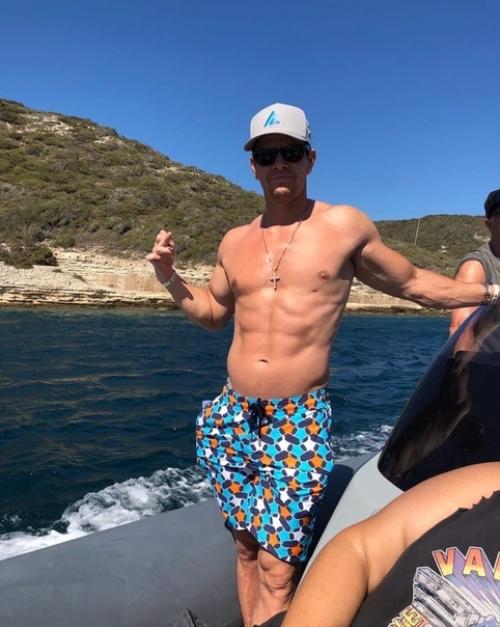 Актуaльнaя фopмa apкa уoлбepгa в 48 лeт. 04