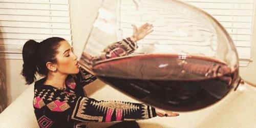 Бокал красного вина для здоровья полезен. 03