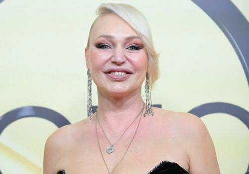 Алла Довлатова похвасталась результатом интимной пластики: 