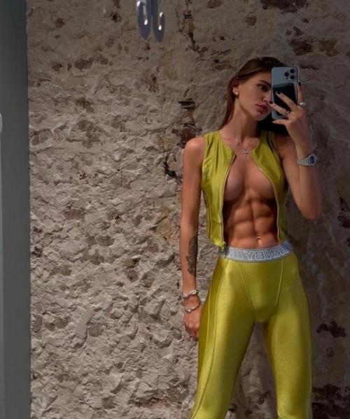 Анастасия Миронова - просто невероятная фигура: тонкие линии и идеальные рельефы. 01