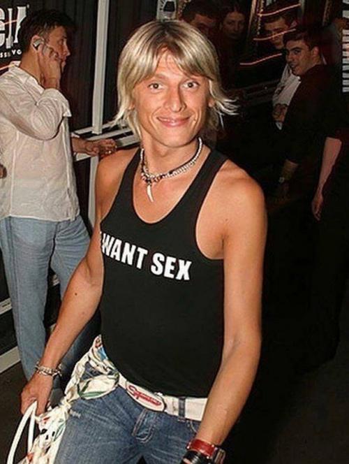 Гламур ушёл, не прощаясь - только стразы осыпались по дороге. 01