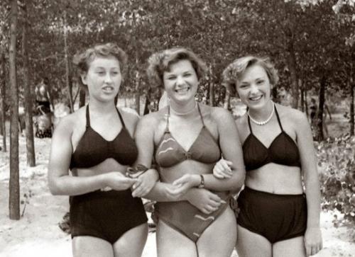 Как ни странно, чем дальше уходит 1978 год, тем более удивительным кажется то, что тогда считалось привычным. 02