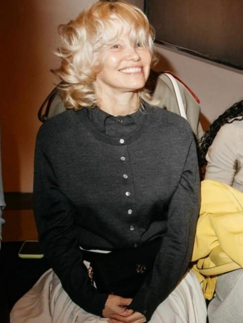 58-Летнюю Памелу андерсон не узнать! 01