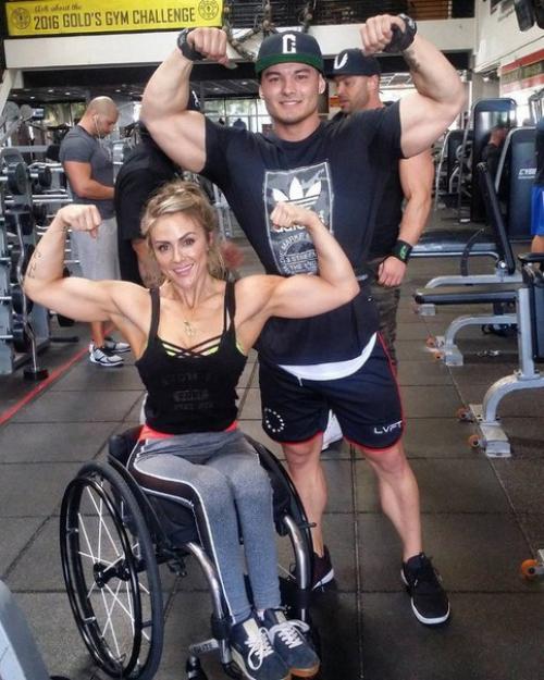 А ты актрису и модель тиффани Адамс знаешь? 02